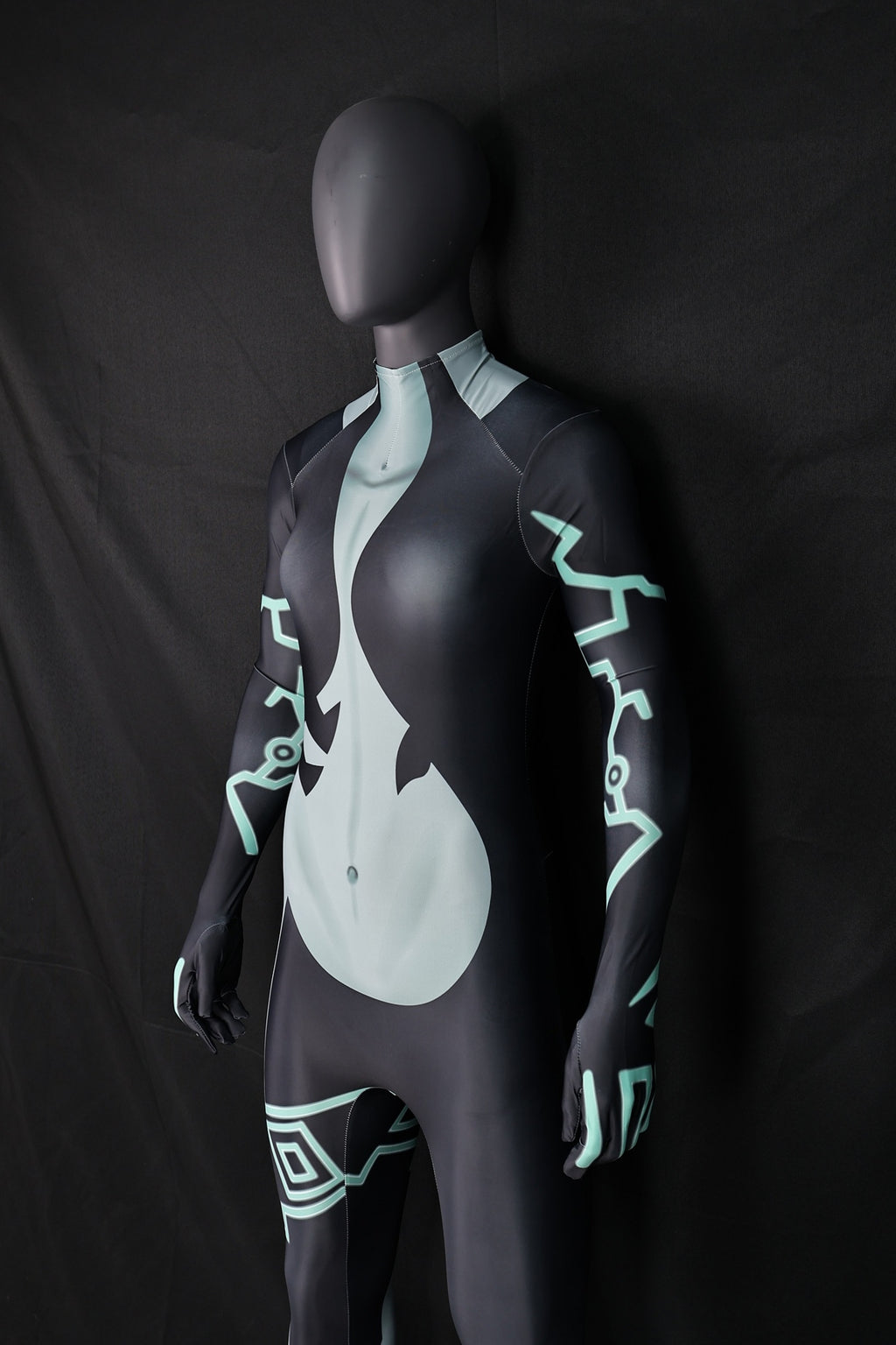 Offering custom commissions for professional female twilight princess bodysuits made to order