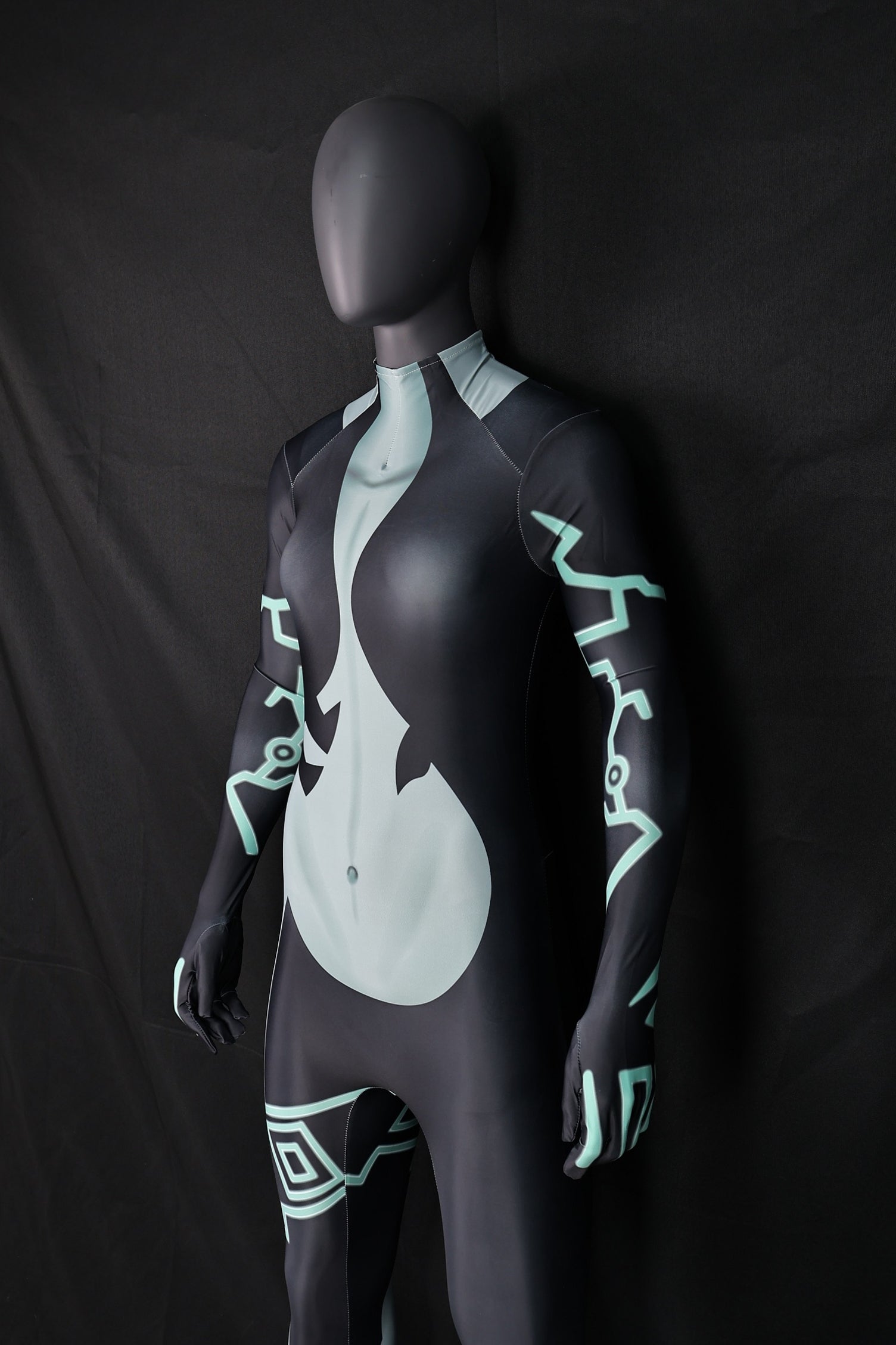 Offering custom commissions for professional female twilight princess bodysuits made to order