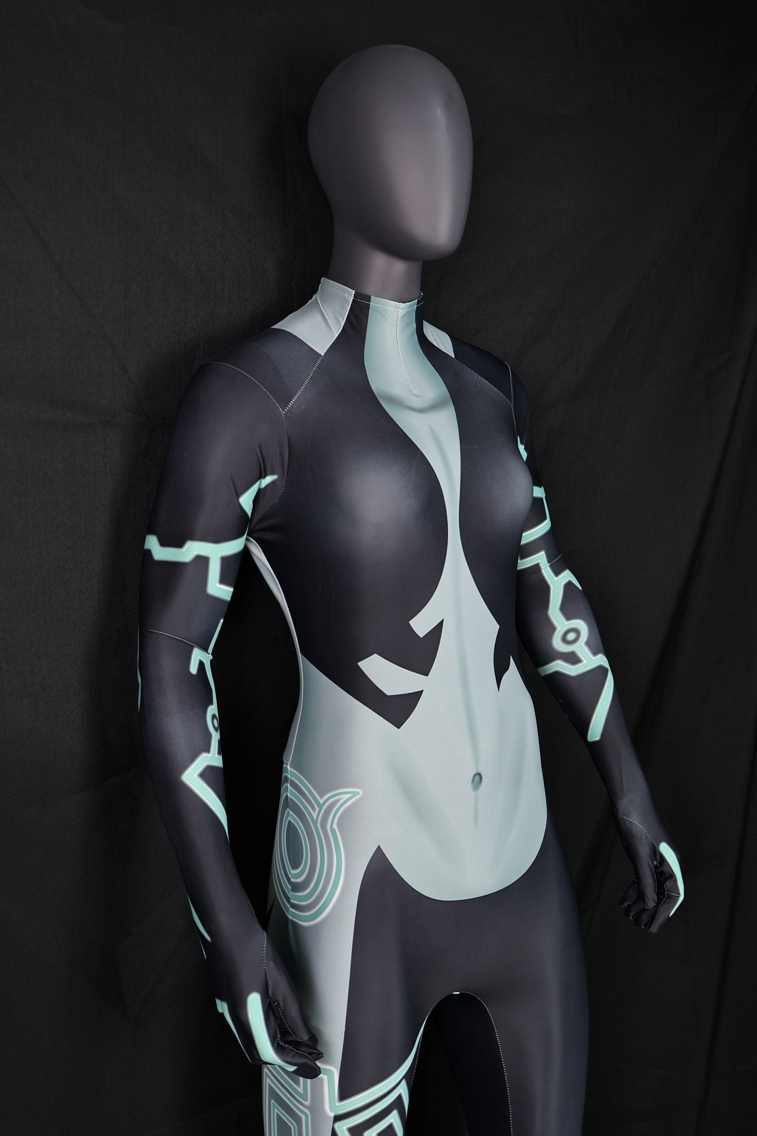 Offering custom commissions for professional female twilight princess bodysuits made to order