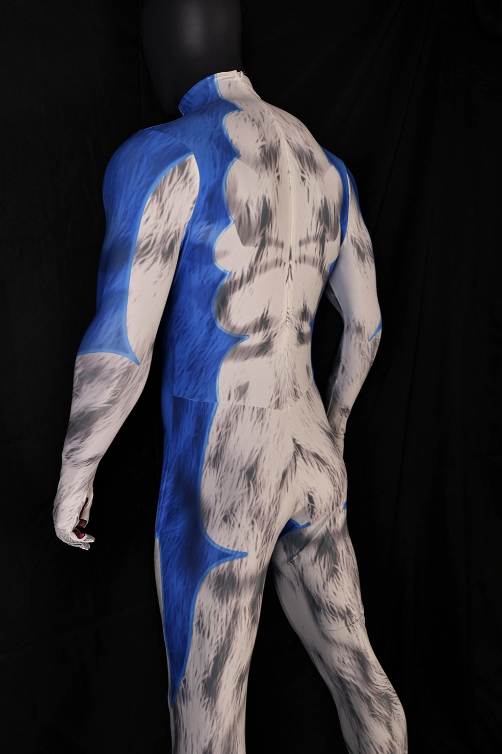 Replicating male lupin blue style bodysuits accurately from your provided images