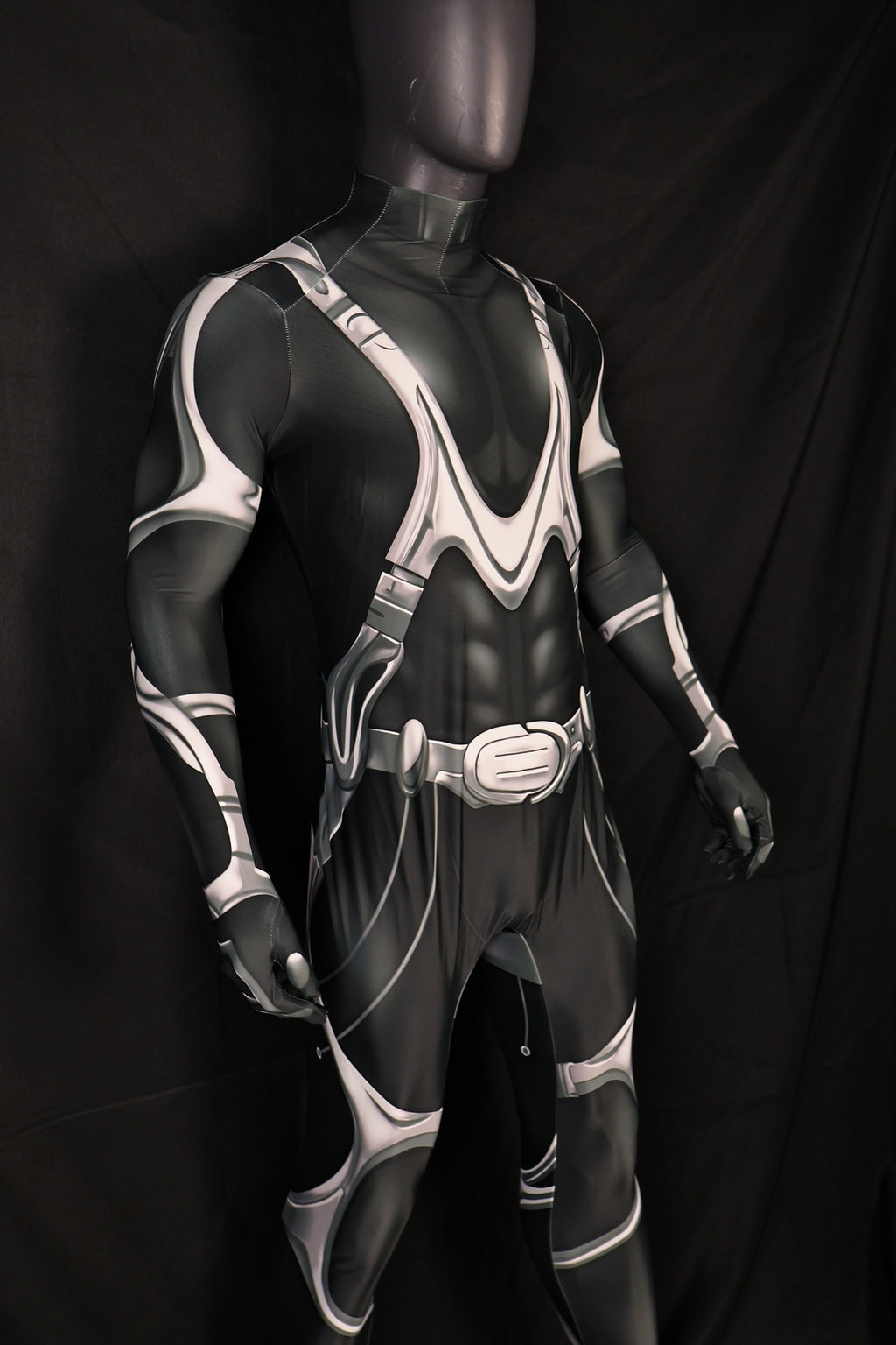 Replicating male the mantis style jumpsuits accurately from your provided images