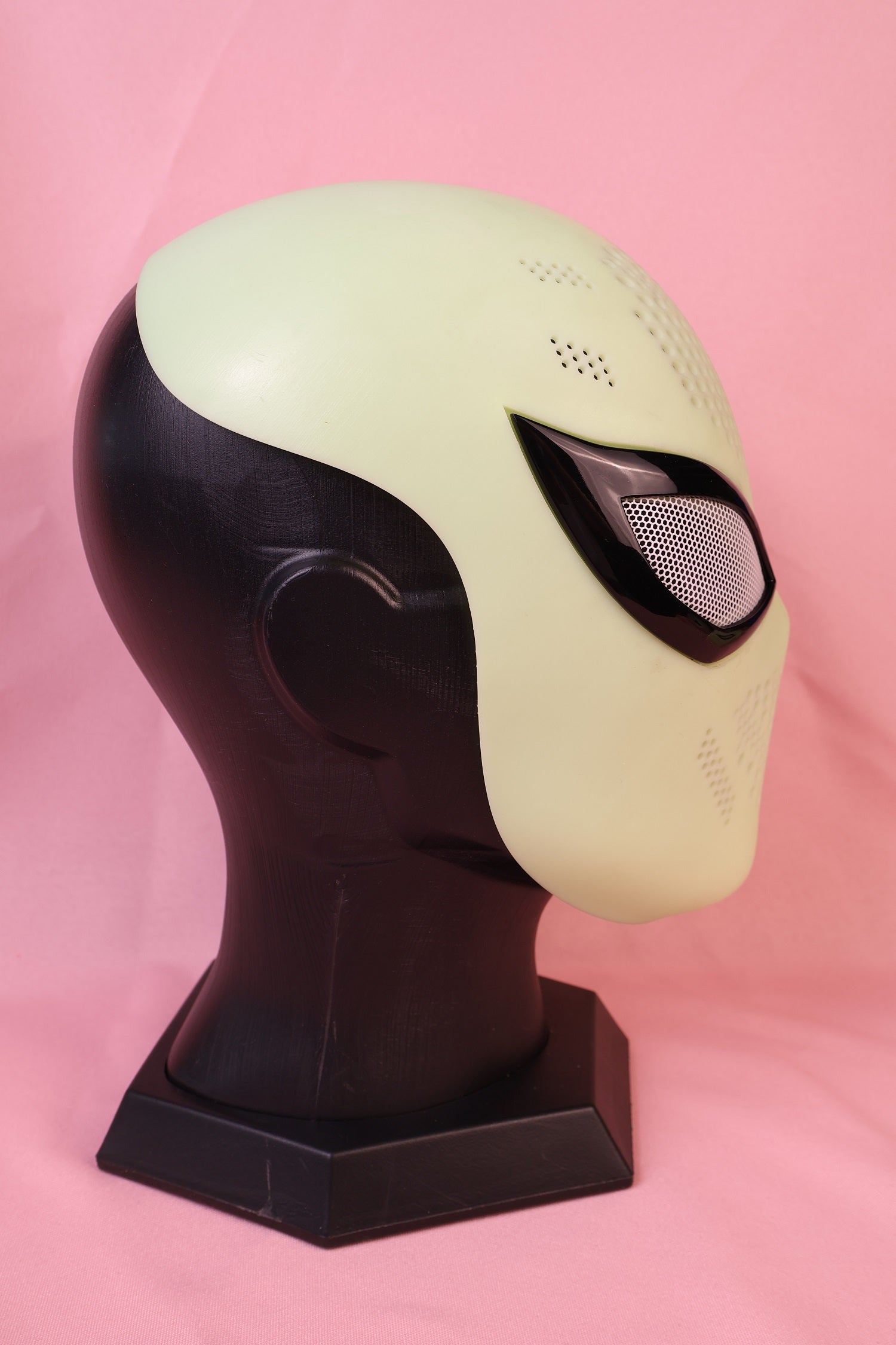 Curved Hook Lens Spider Mask: Personalized PVC Faceshell, Custom Hood